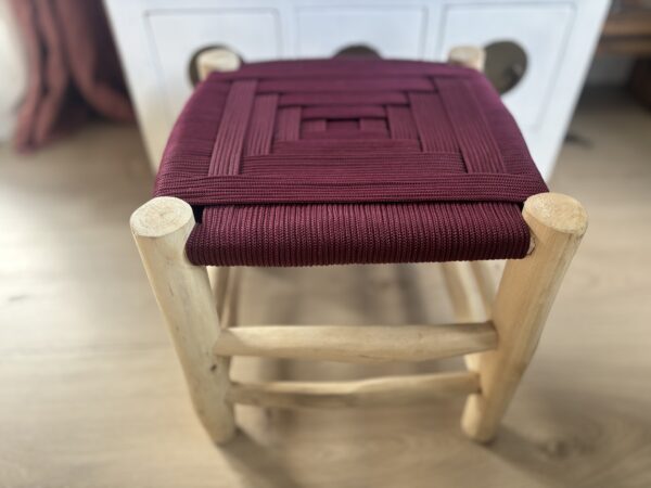 Tabouret berbère couleur lie de vinTressage corde de nylon