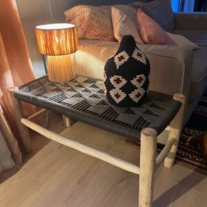 banc marocain traditionnel en bois deucalyptus assise tresssee en corde de nylon gris fonce fait main