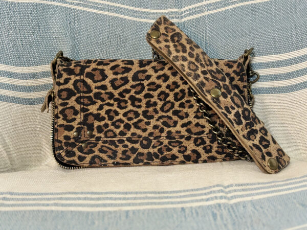 pochette cuir leopard