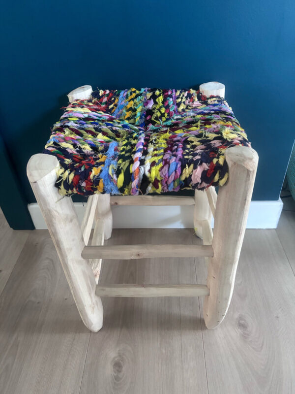 tabouret traditionnel marocain berbere en couleurs coton recycle